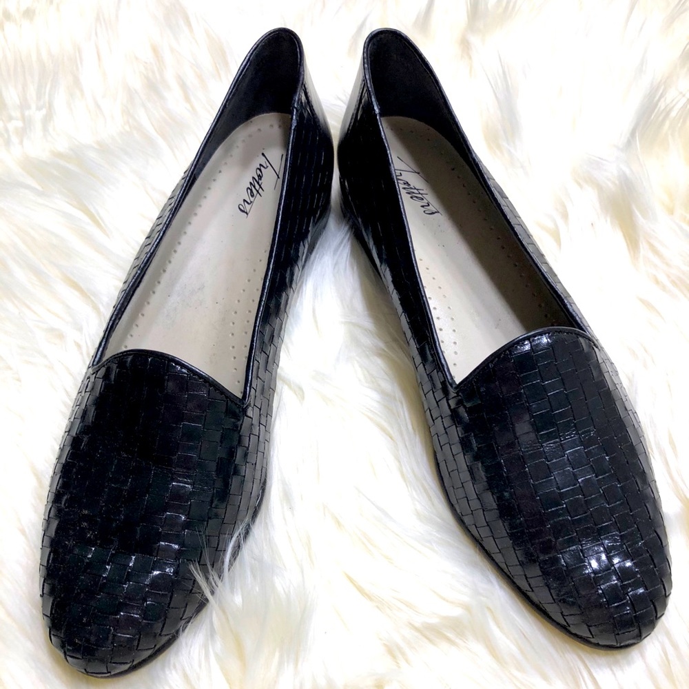 Trotters Liz Loafers